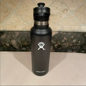 Hydro Flask Standard Mouth with Sport Cap 21 oz in Black